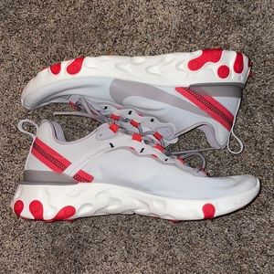 NWOT Nike Womens React